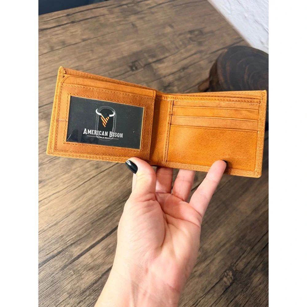 American Bison Mens Tan Leather Bifold Wallet with Wooden Gift Box Skull Logo